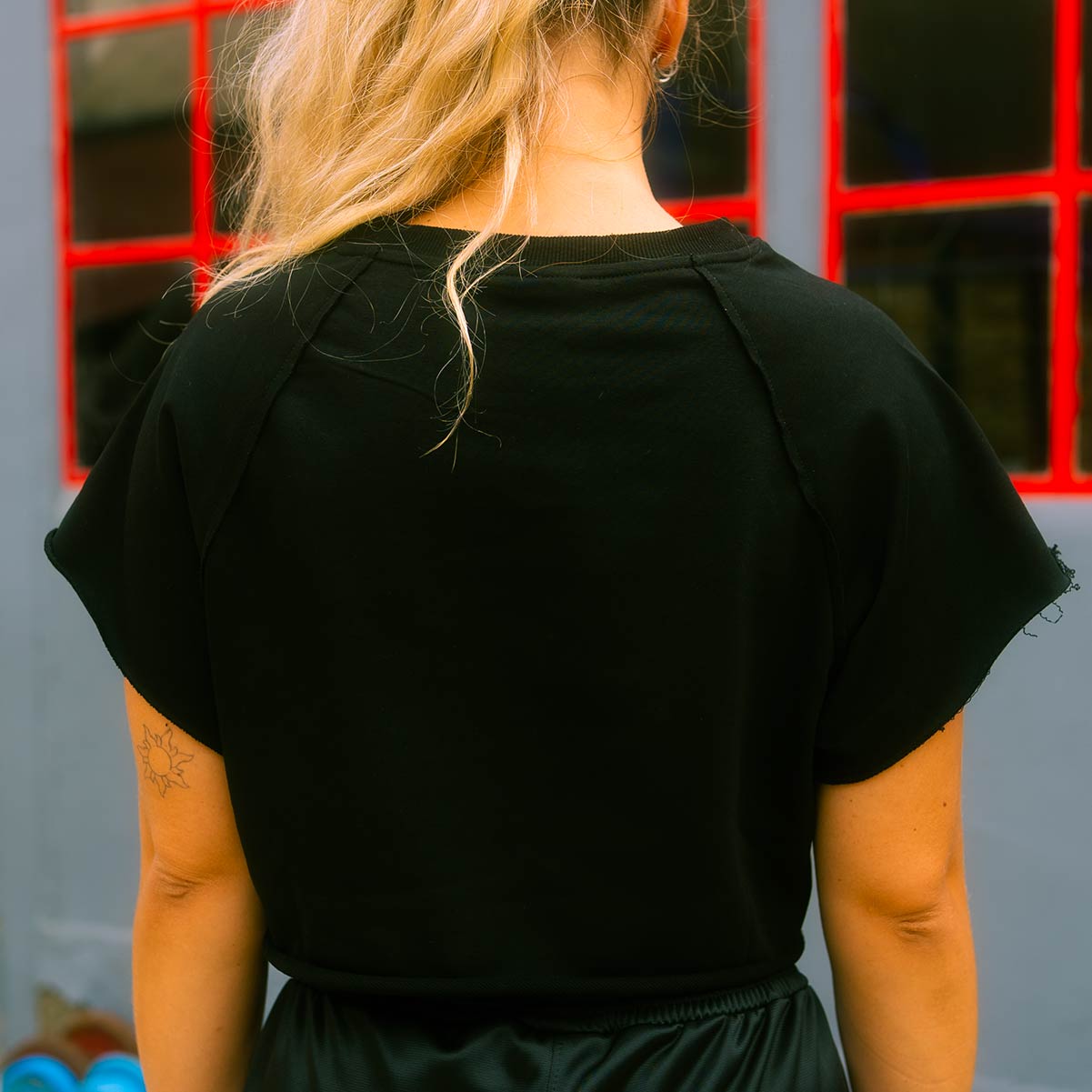 Vintage Ripped Crop-Top | Black