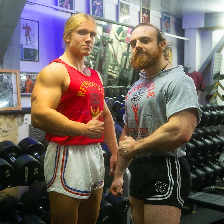 deux athlètes en salle avec le Golden Era "Bannout" Retro Short White - retromuscle1000-